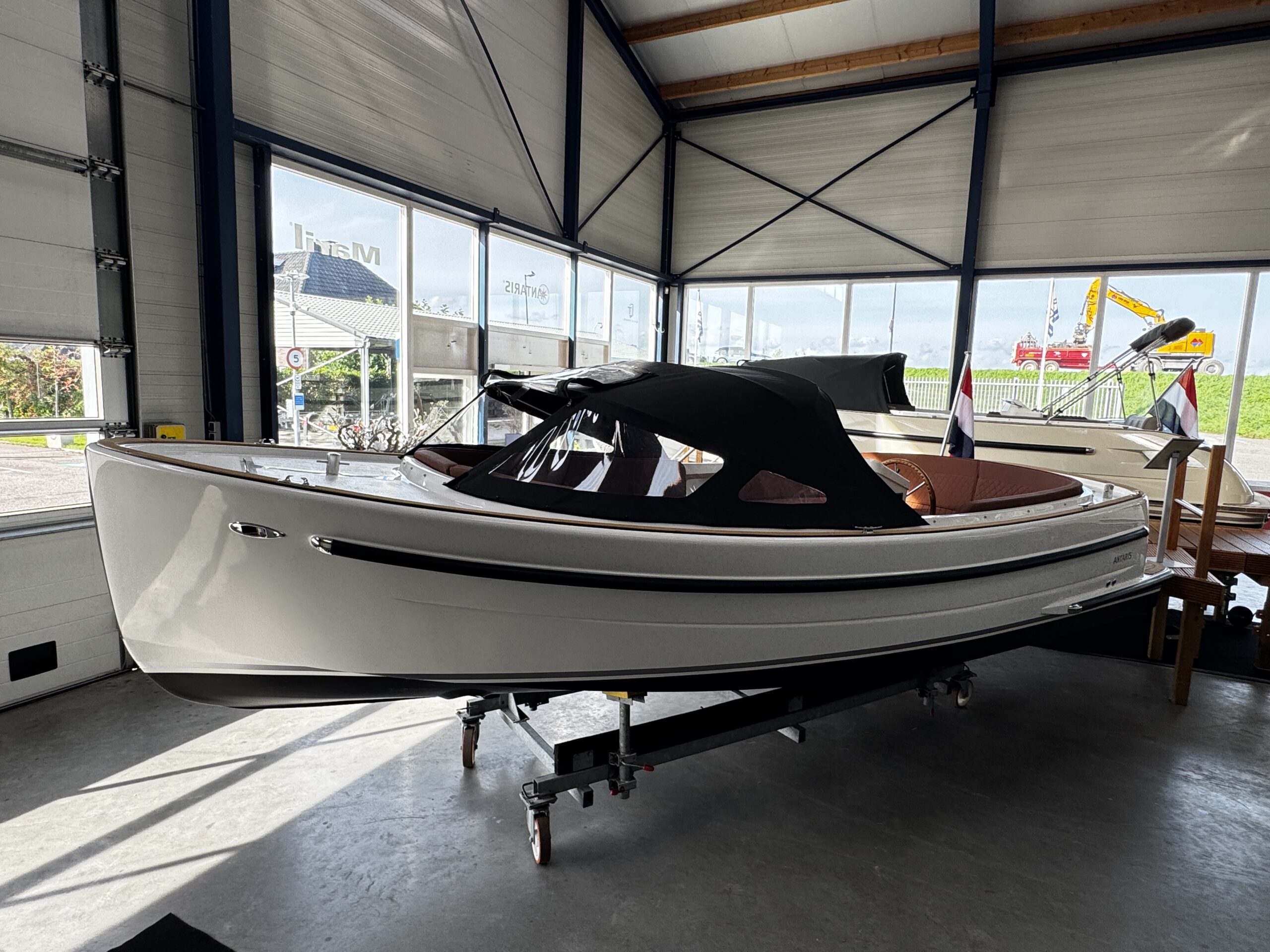 foto: 8 Antaris Fifty 5 Elektro