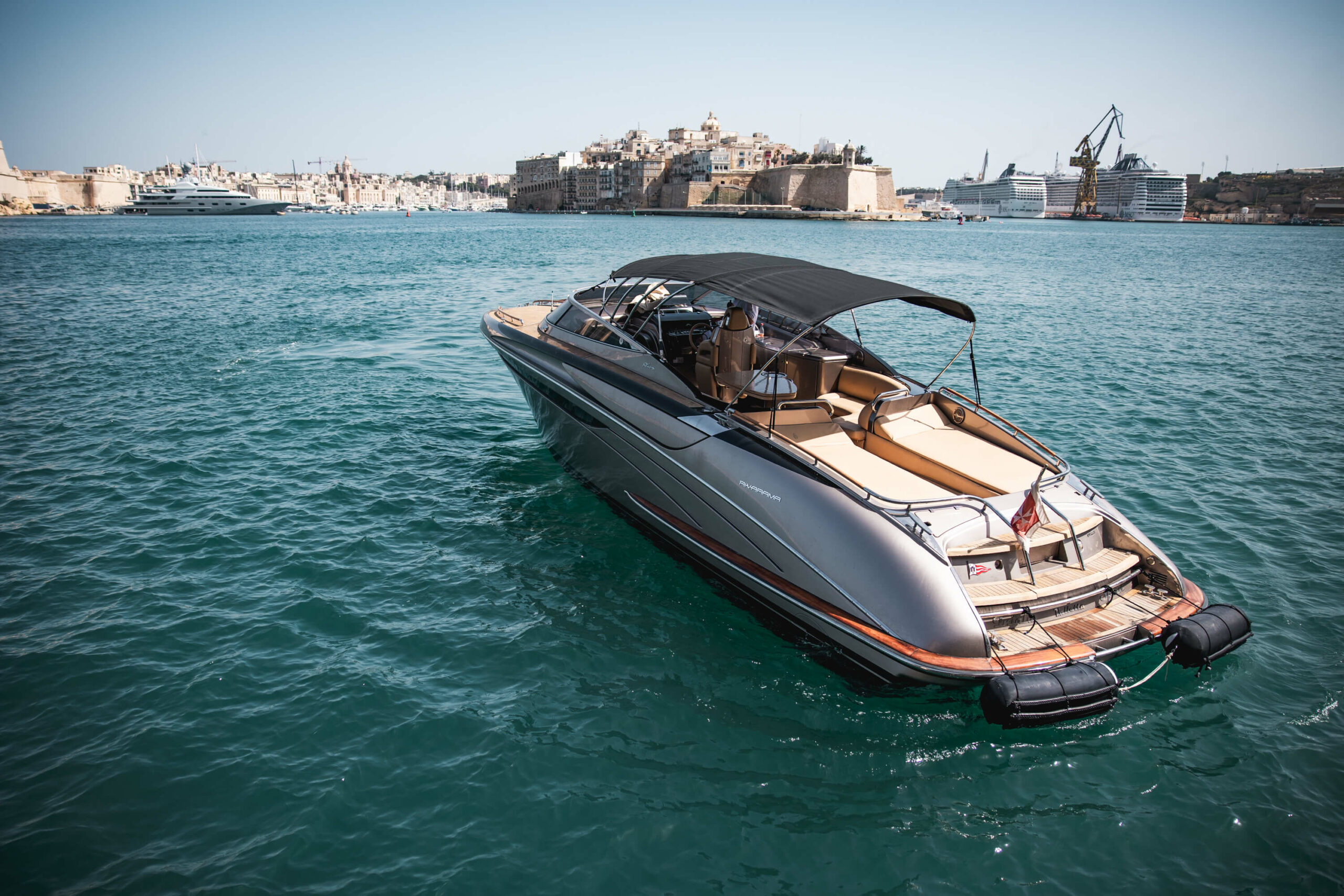 foto: 14 Riva 44