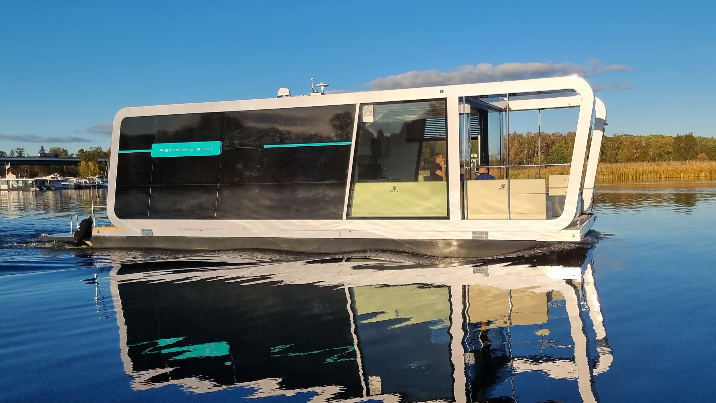 foto: 20 Perla E-vision 42