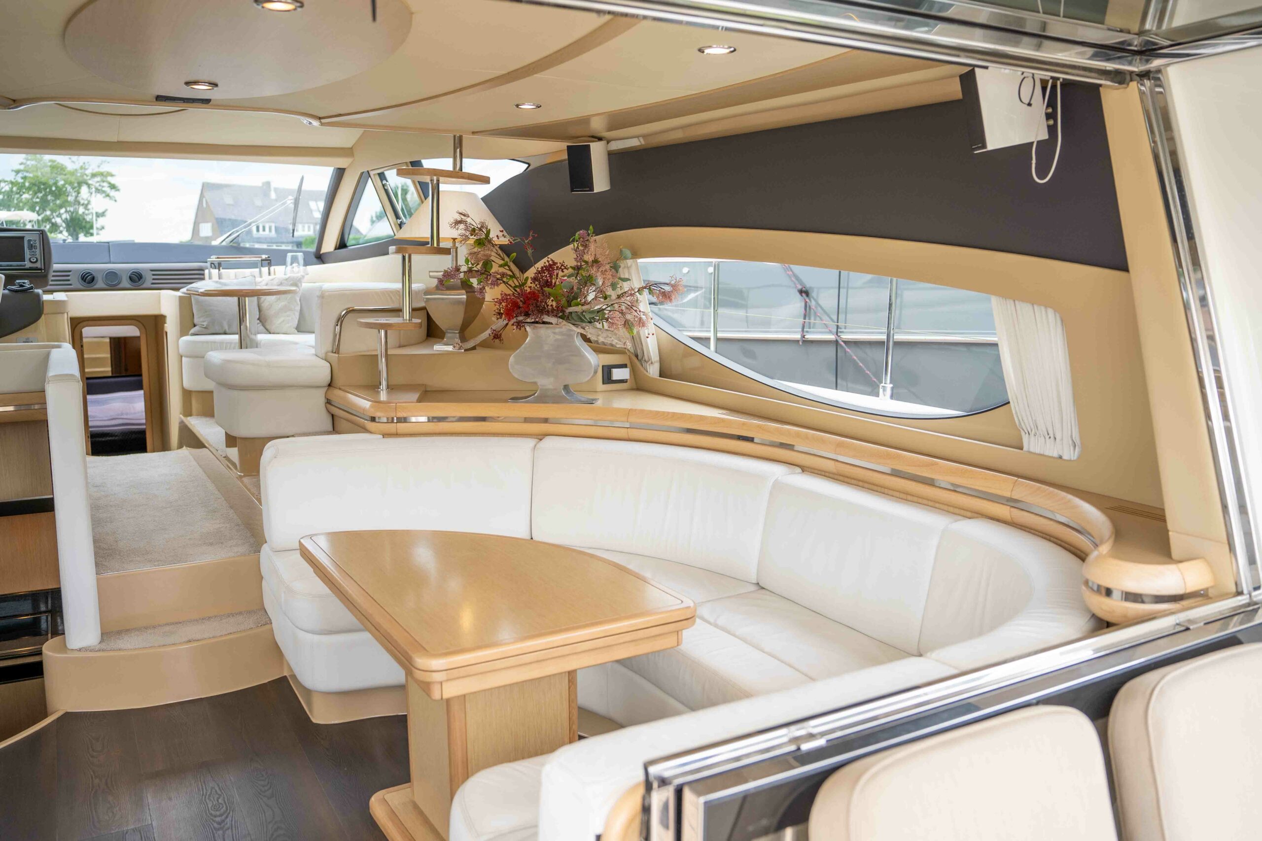 foto: 27 Ferretti Yachts 550