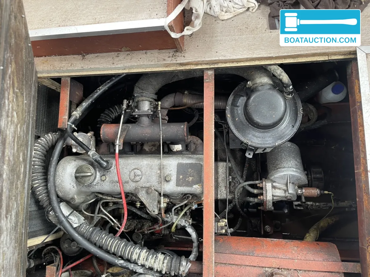 foto: 9 Cabin boat 800