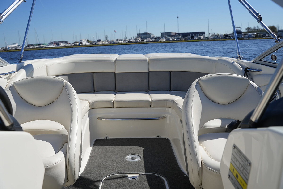 foto: 23 Bayliner 225