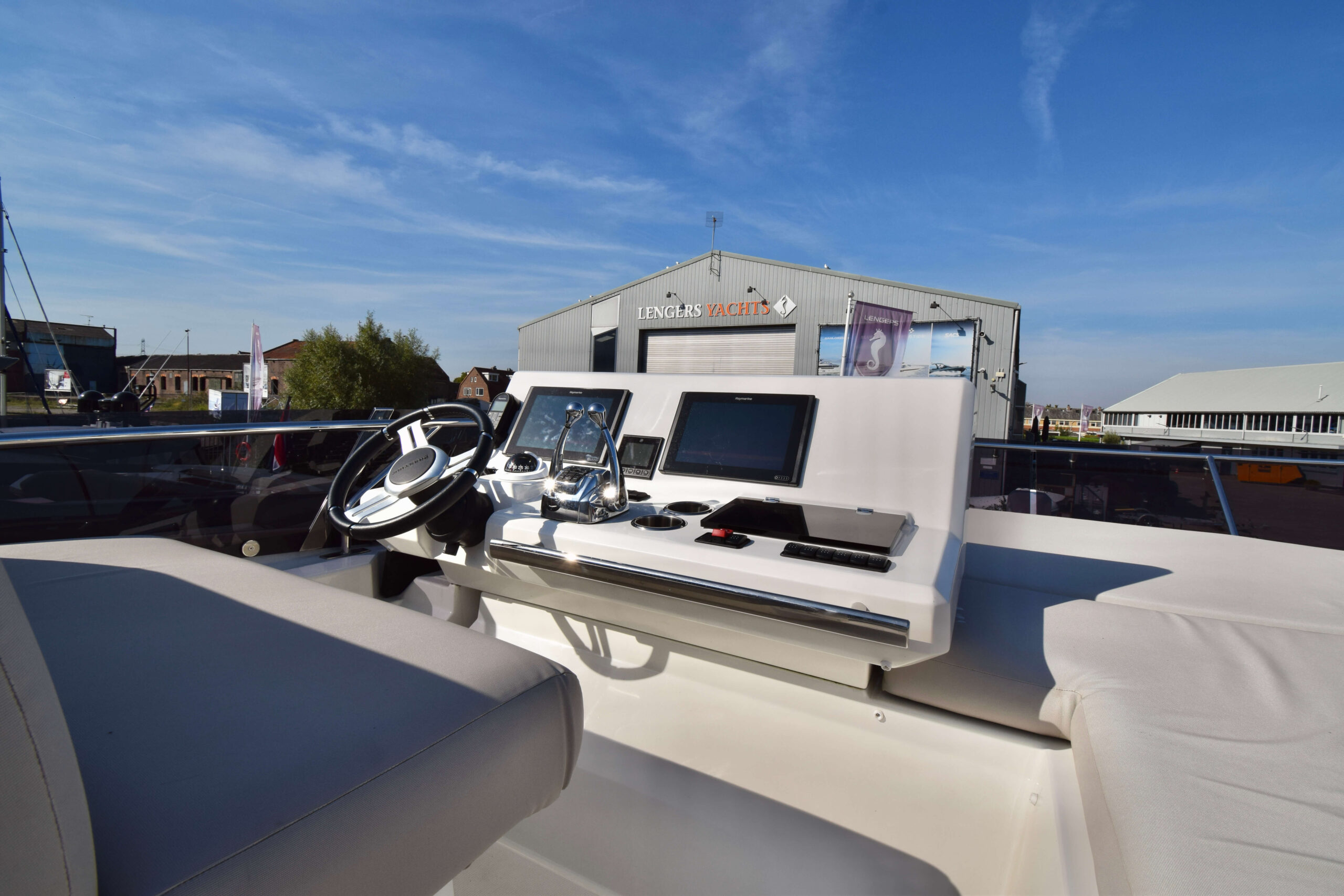 foto: 33 Prestige 590 Flybridge #19
