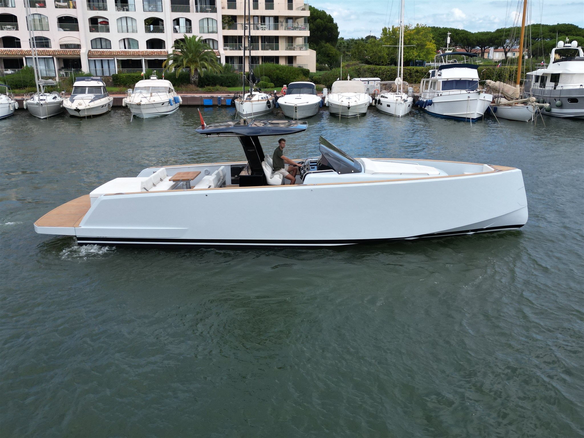 foto: 31 Pardo Yachts 43