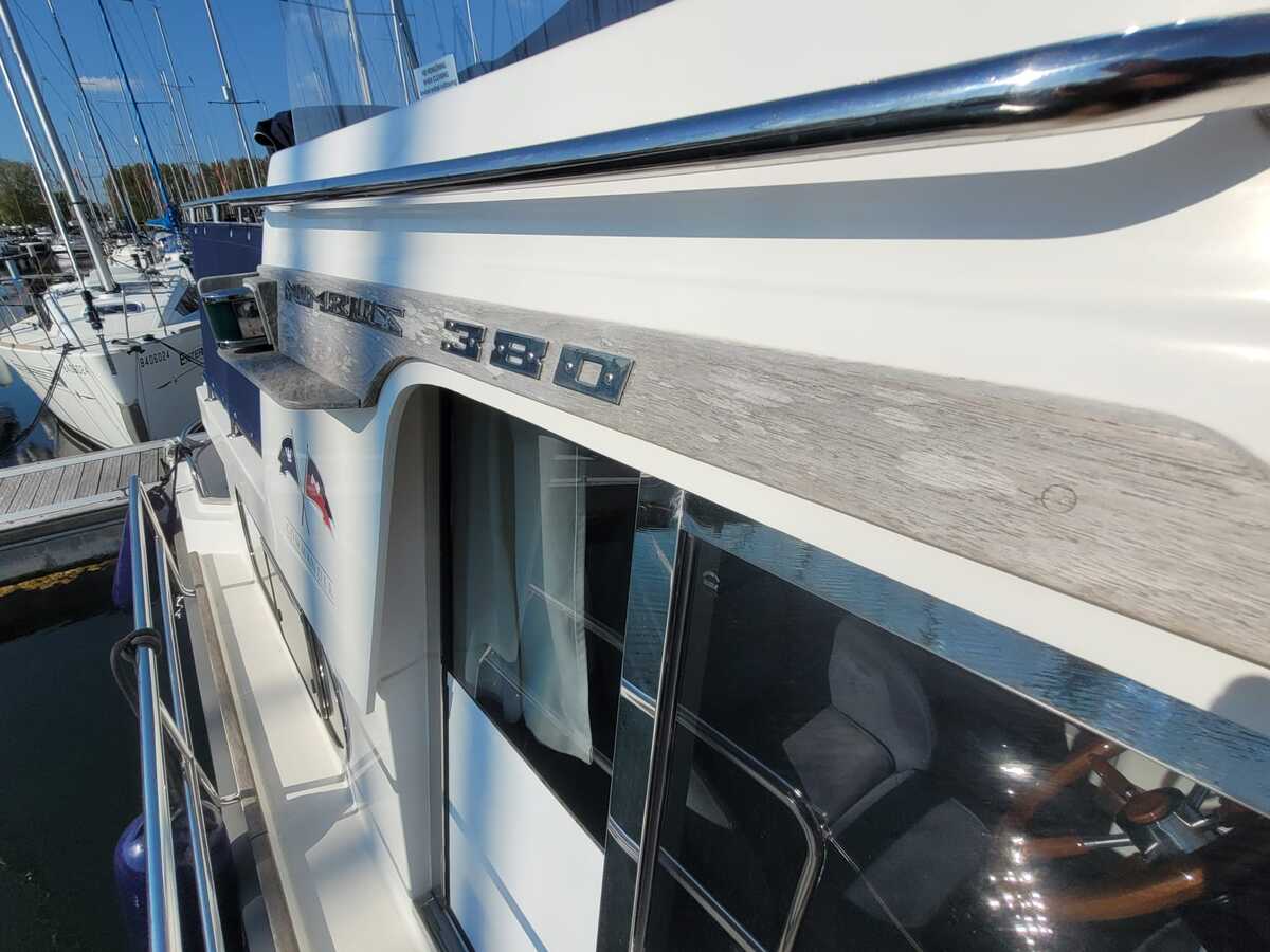 foto: 28 Nimbus 380 Commander