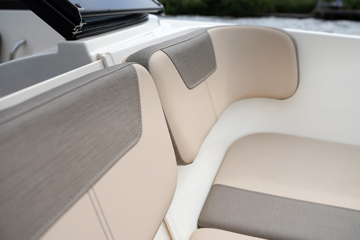 foto: 26 Bayliner VR4