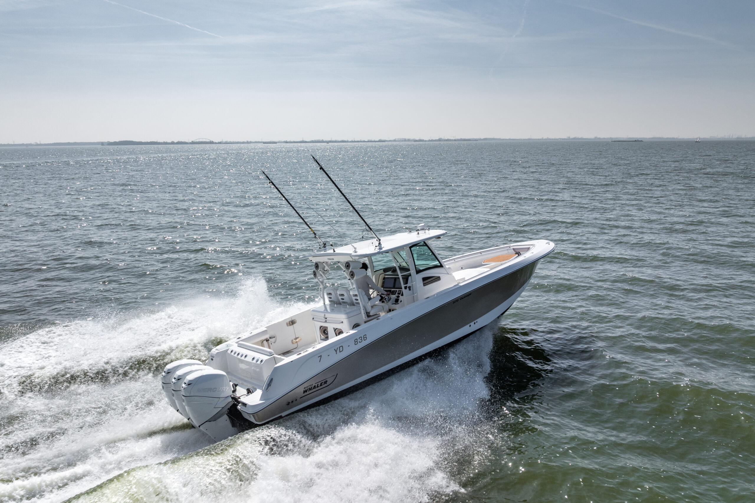 foto: 56 Boston Whaler Whaler 370 Outrage
