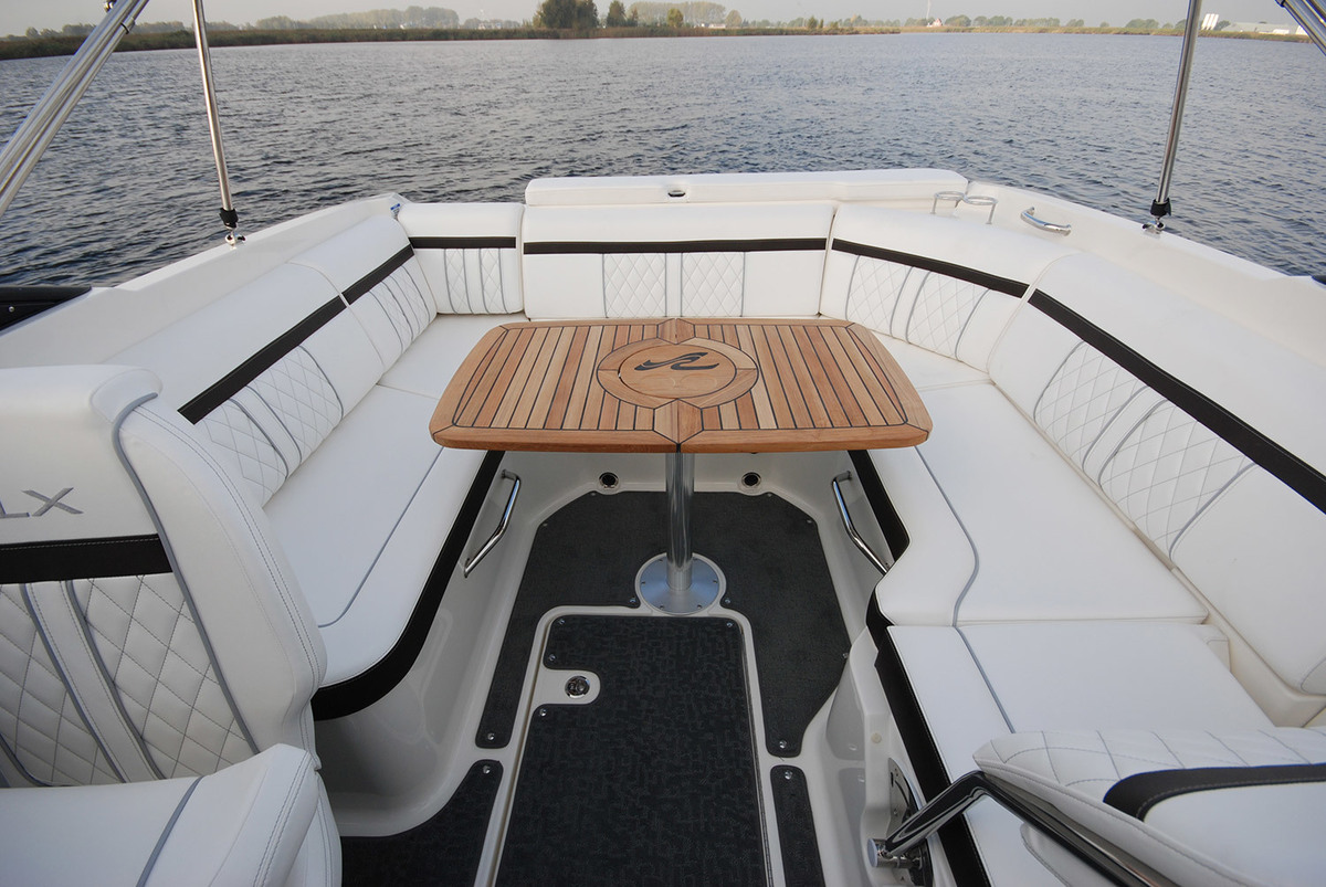 foto: 100 Sea Ray Sun Sport 250