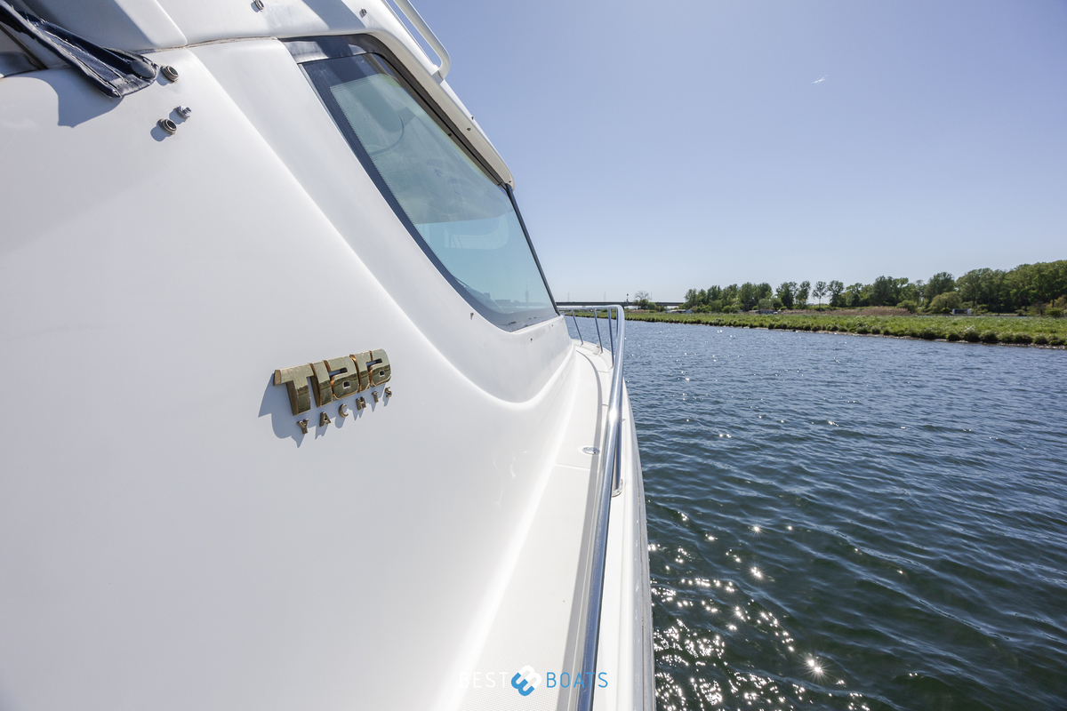 foto: 39 Tiara 4300 Sovran