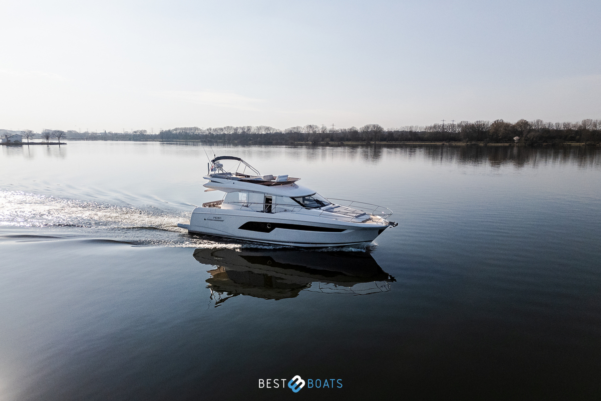 foto: 64 Prestige 520 FLY