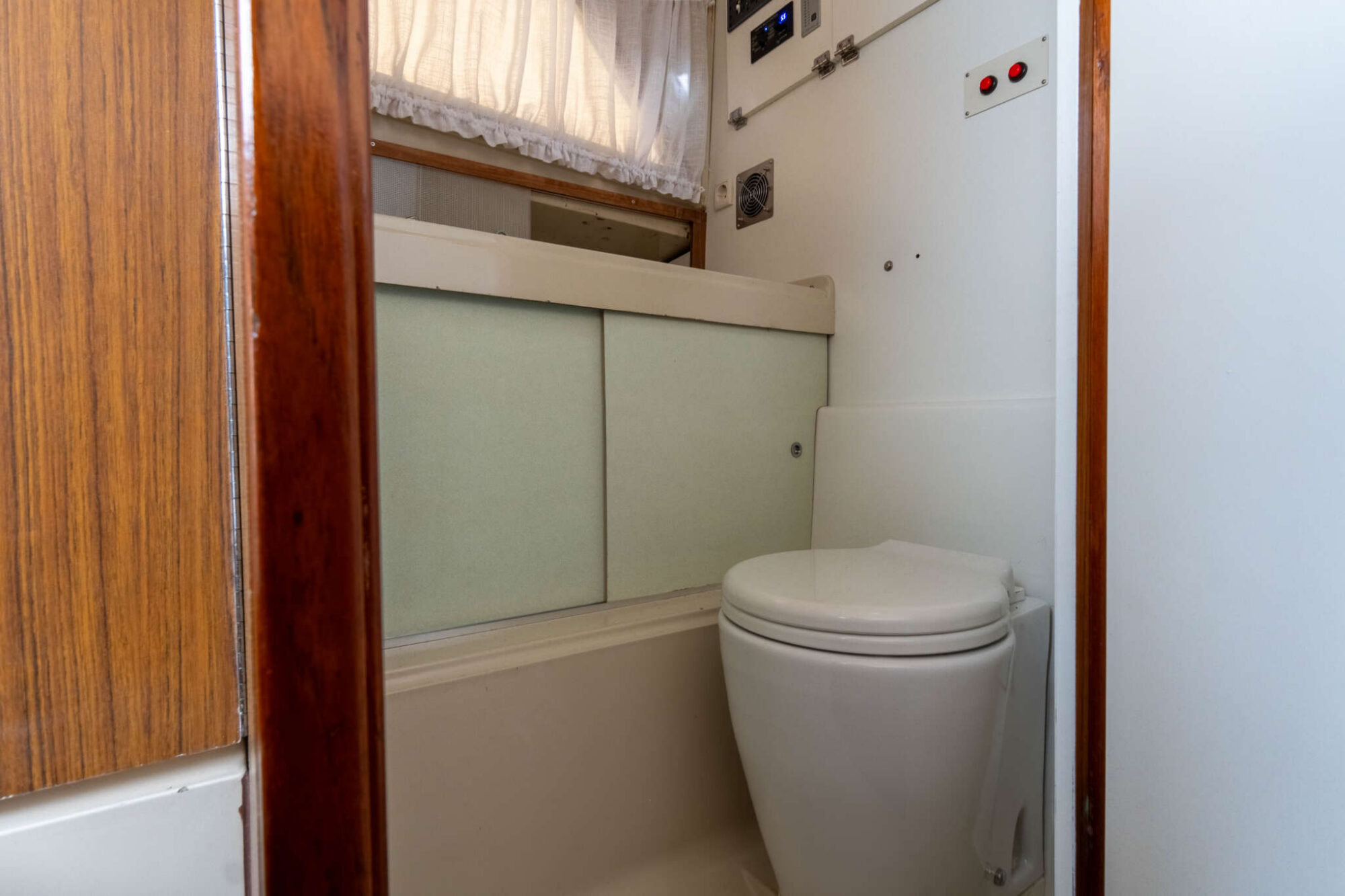 foto: 23 Bertram Bertram 25 Express Cruiser