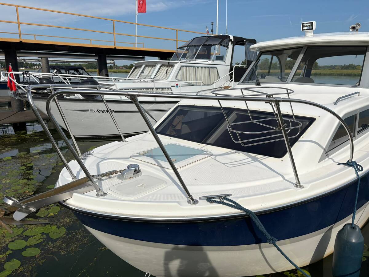 foto: 33 Bayliner 246 Discovery 