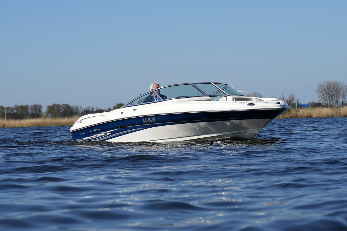 foto: 25 Sea Ray 200 Sport