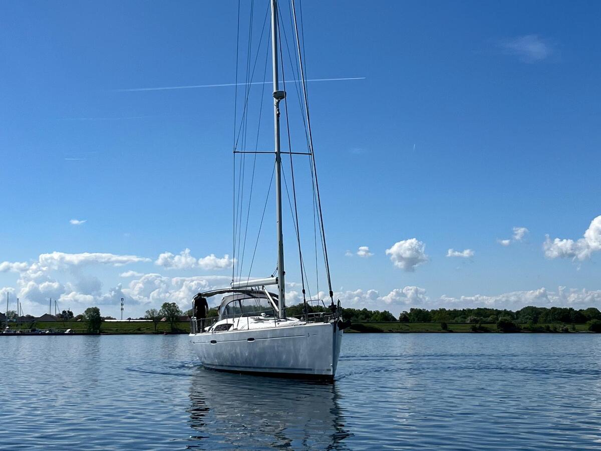 foto: 47 Beneteau Oceanis 54