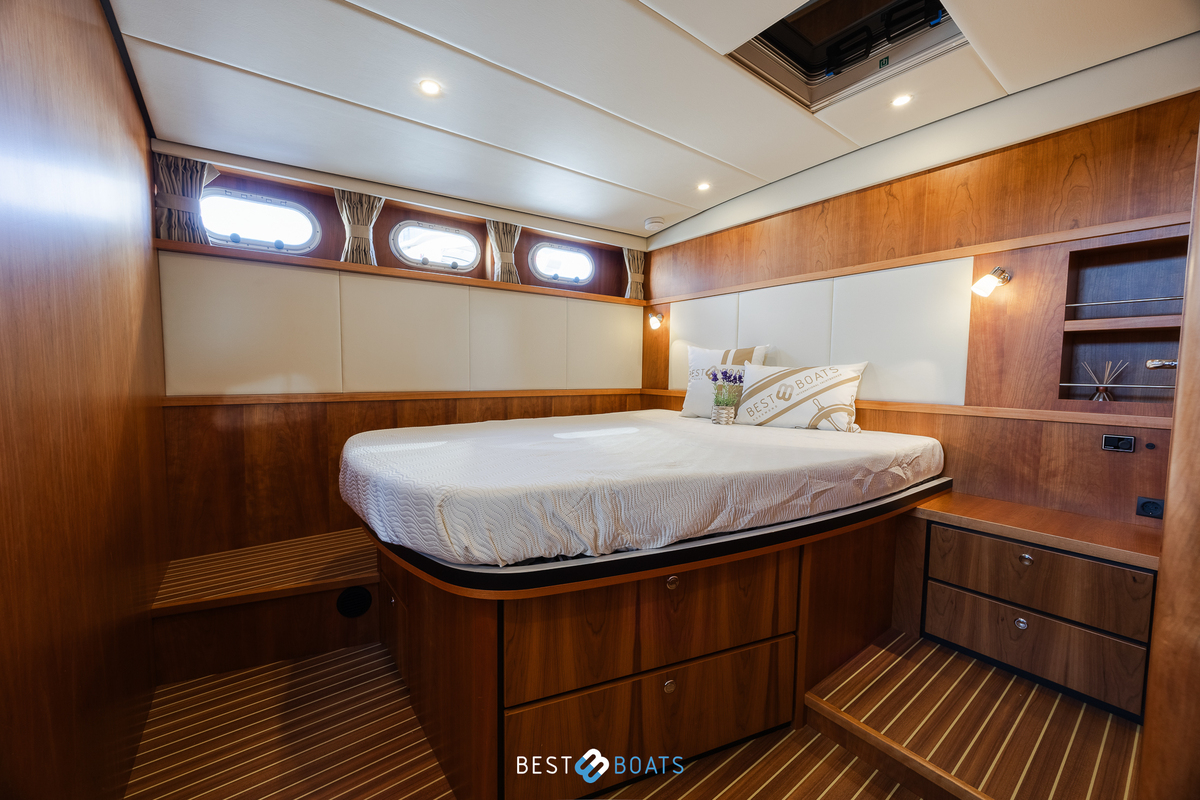 foto: 41 Linssen  Grand Sturdy 40.0 AC