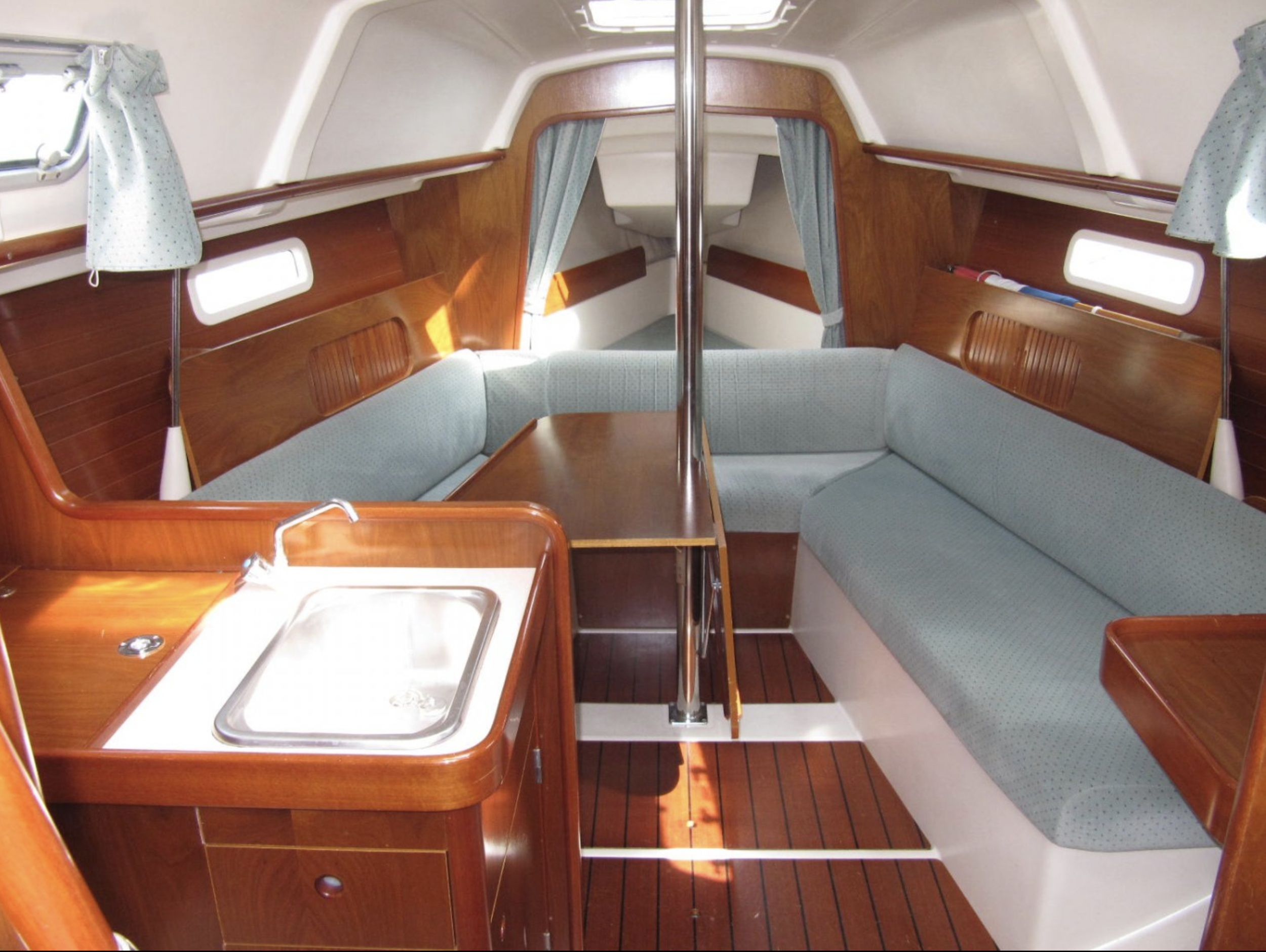 foto: 16 Beneteau Oceanis 281