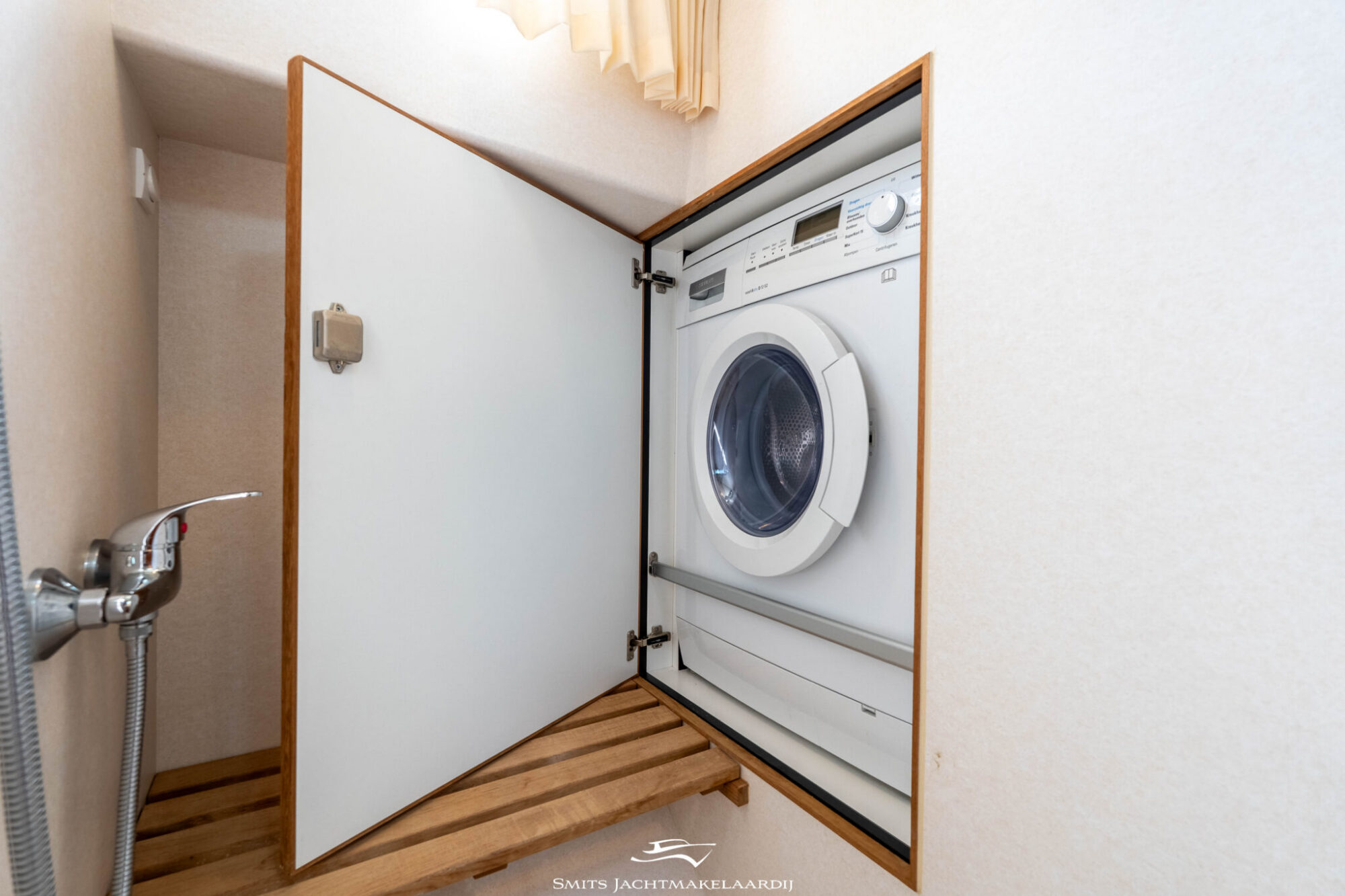 foto: 80 Linssen Linssen Grand Sturdy 43.9 AC