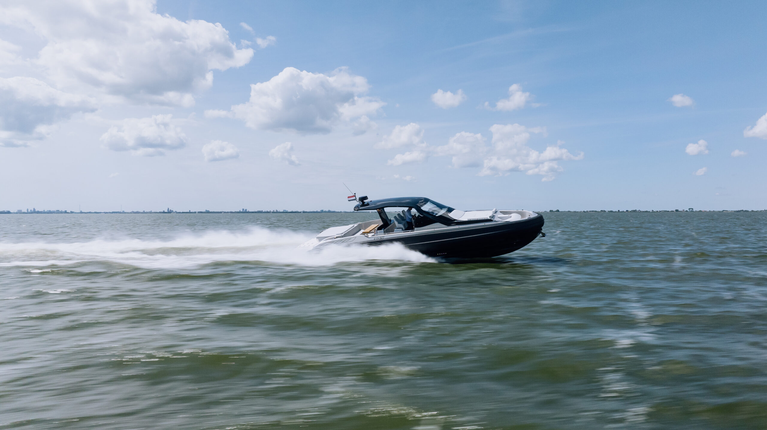foto: 38 Sacs Rebel 47