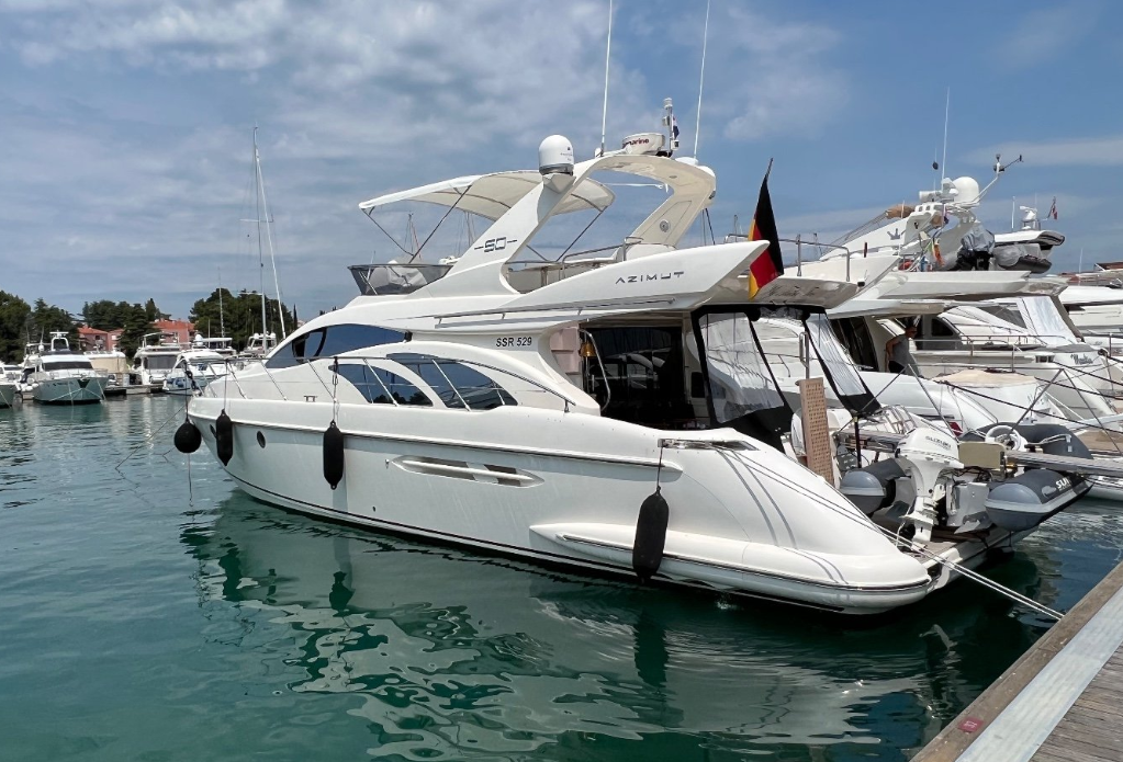 foto: 28 Azimut 50 fly