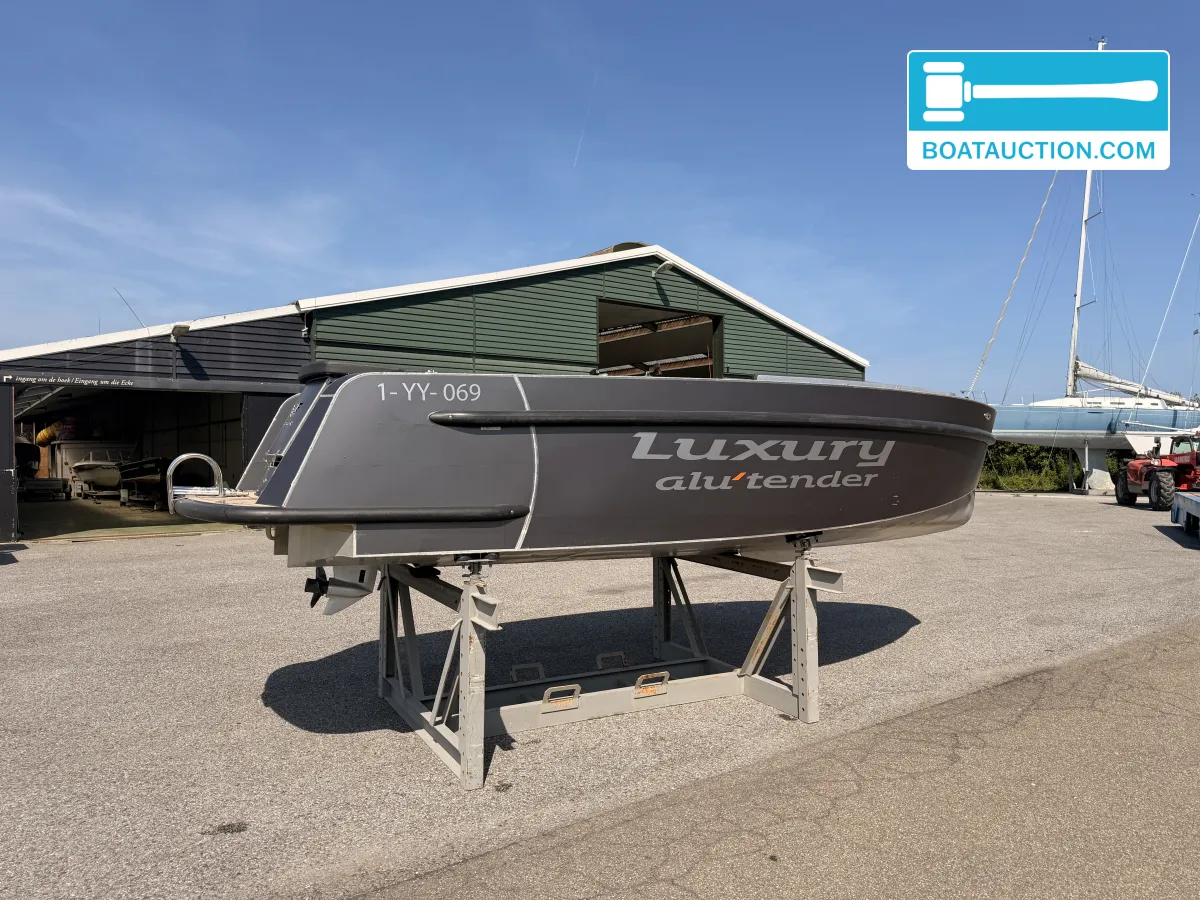 foto: 16 Luxury Alu tender 65