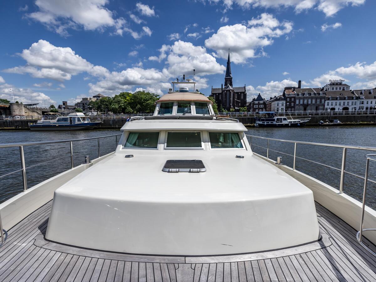 foto: 92 Linssen  Grand Sturdy 500 Variotop