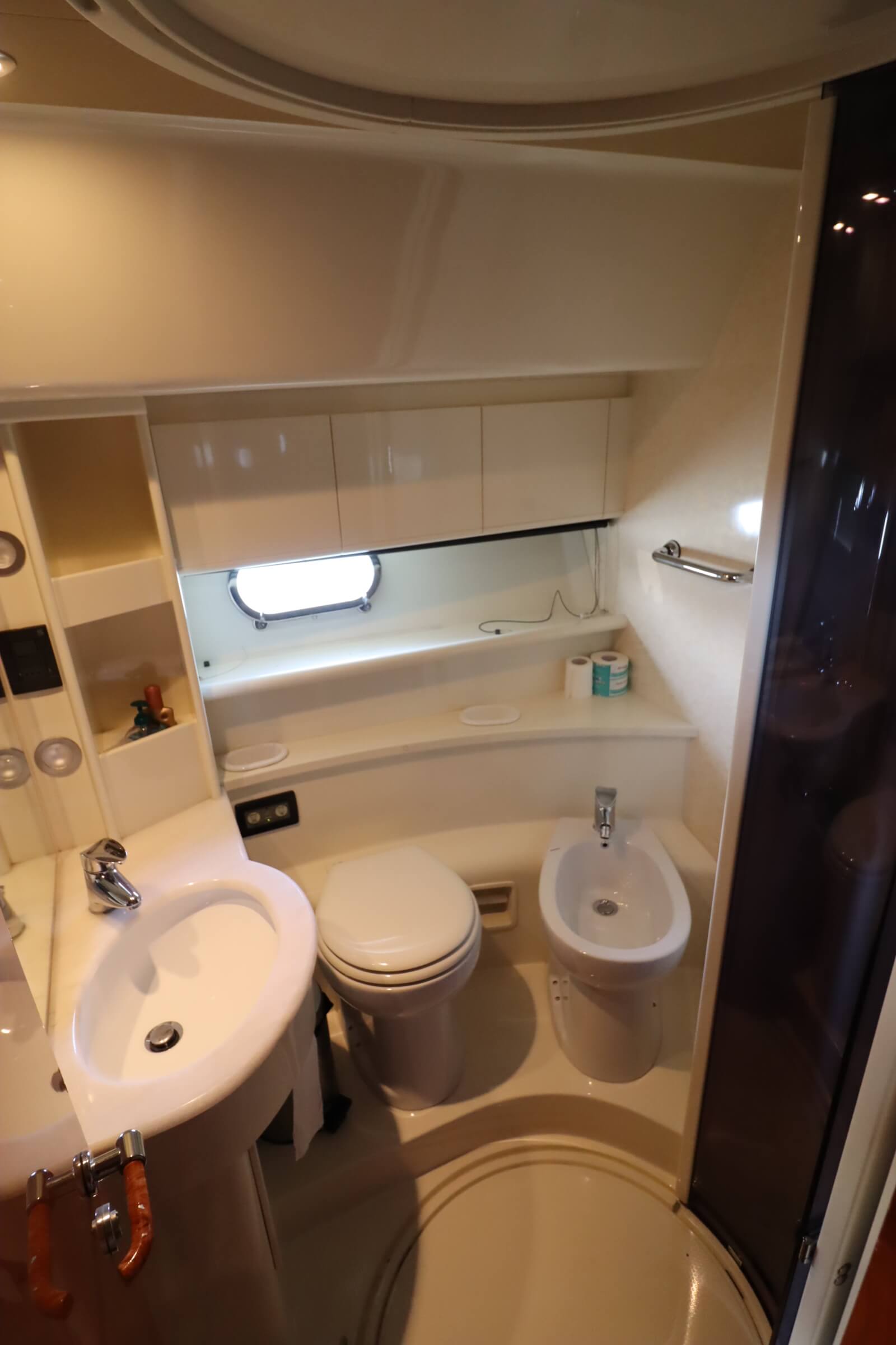 foto: 23 Ferretti Yachts 530