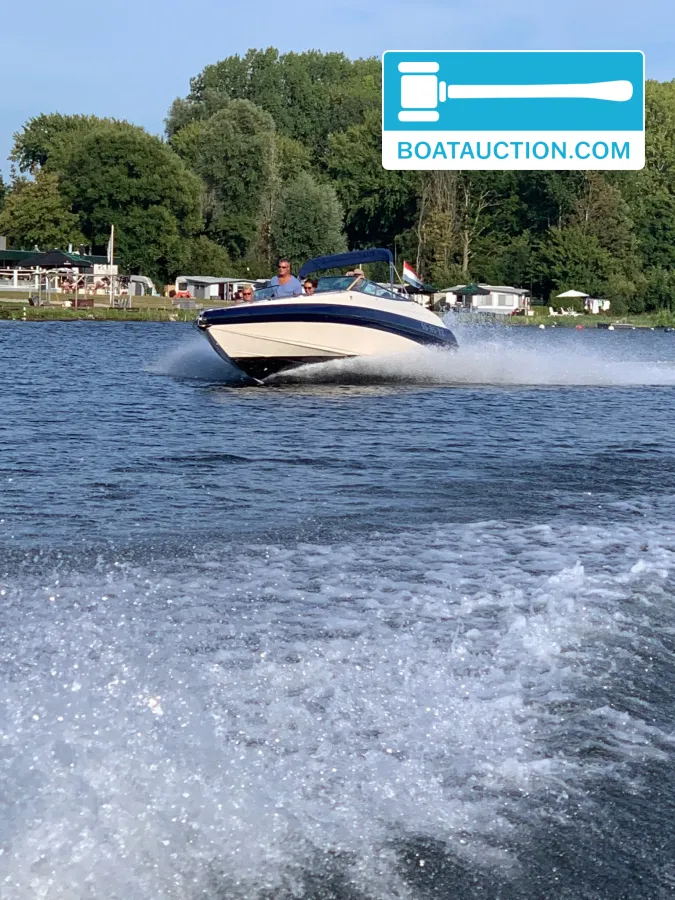foto: 9 Crownline 266 BR