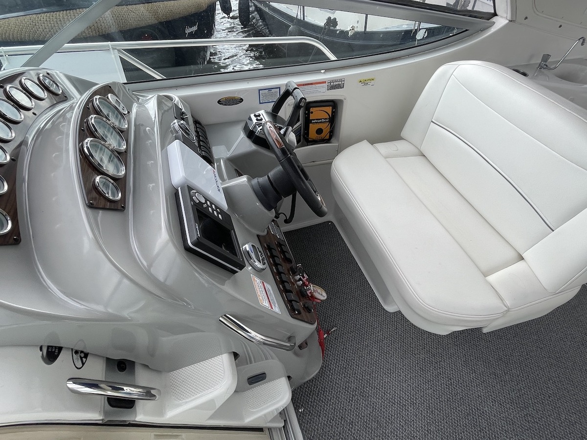 foto: 19 Bayliner  335 Cruiser