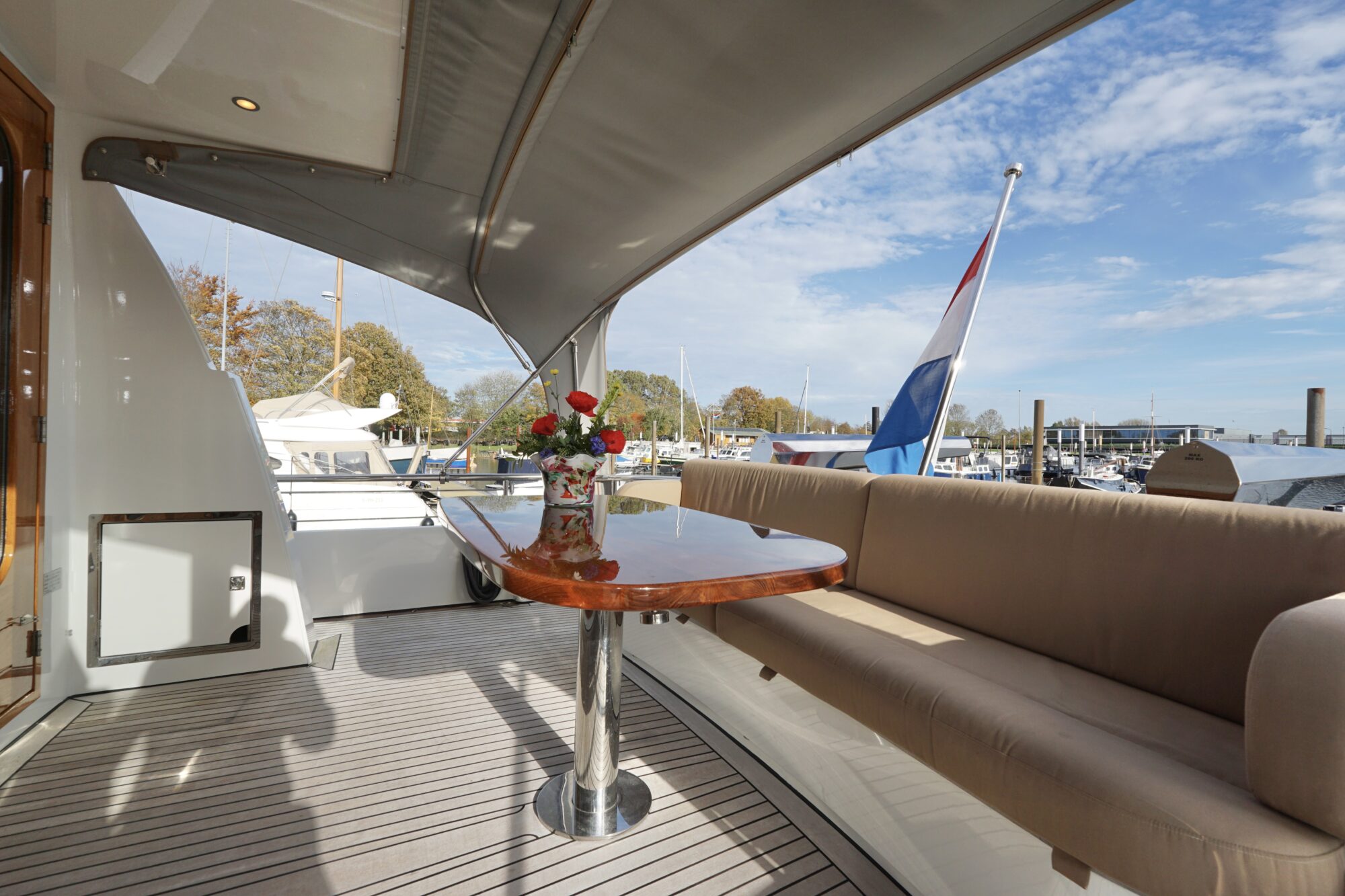 foto: 72 Van den Hoven Van den Hoven Exclusive 18.00 VS