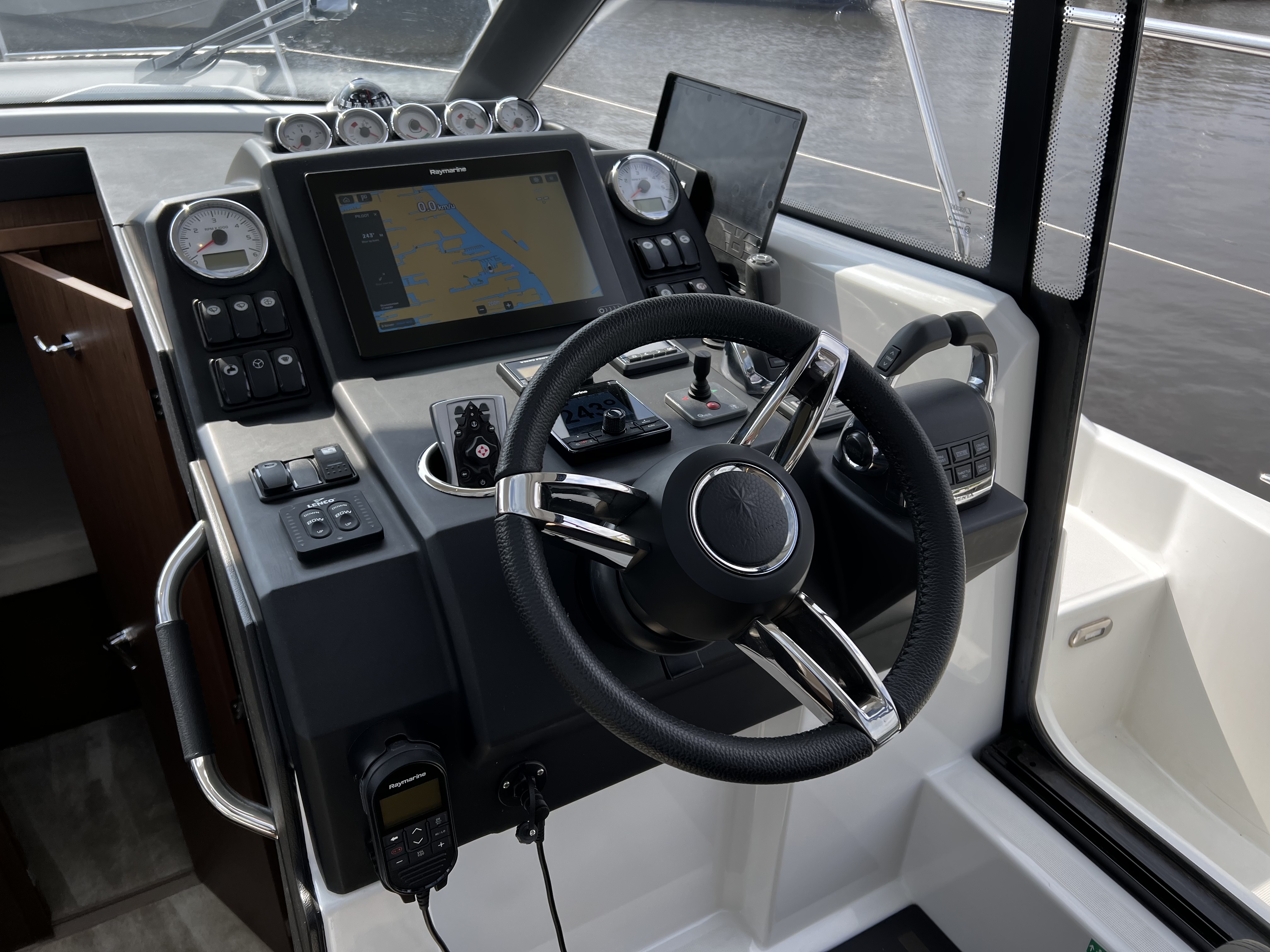 foto: 53 Jeanneau  NC37