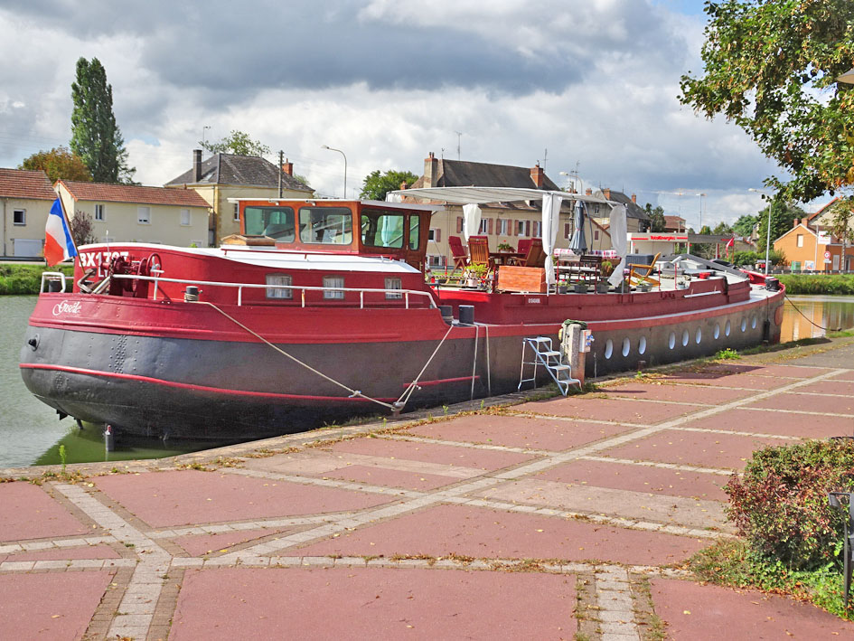 foto: 62 Spits Varend Woonschip 30.53 met UBC