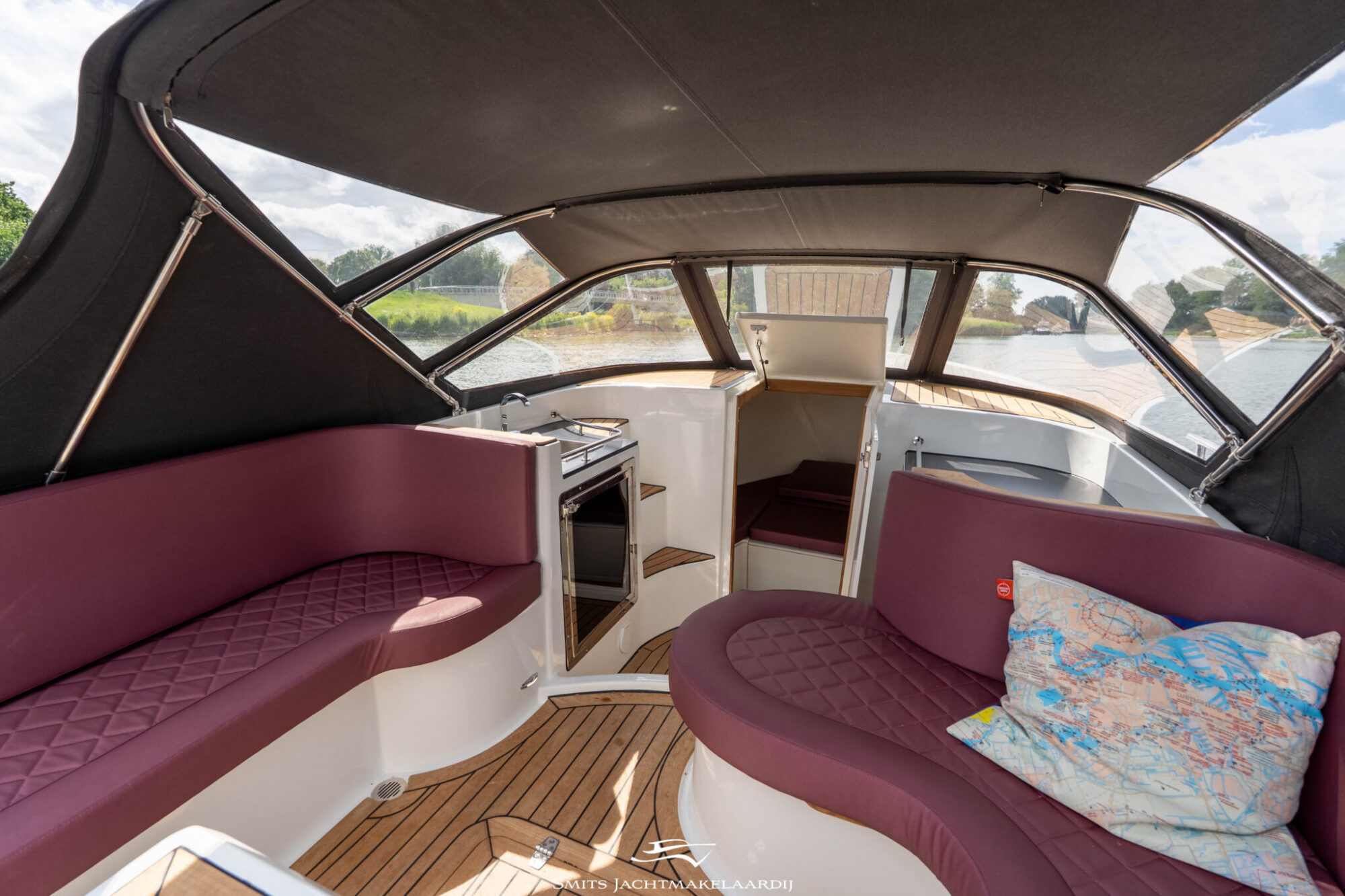 foto: 32 Bola Bola GS Tender 27 Semi Cabin