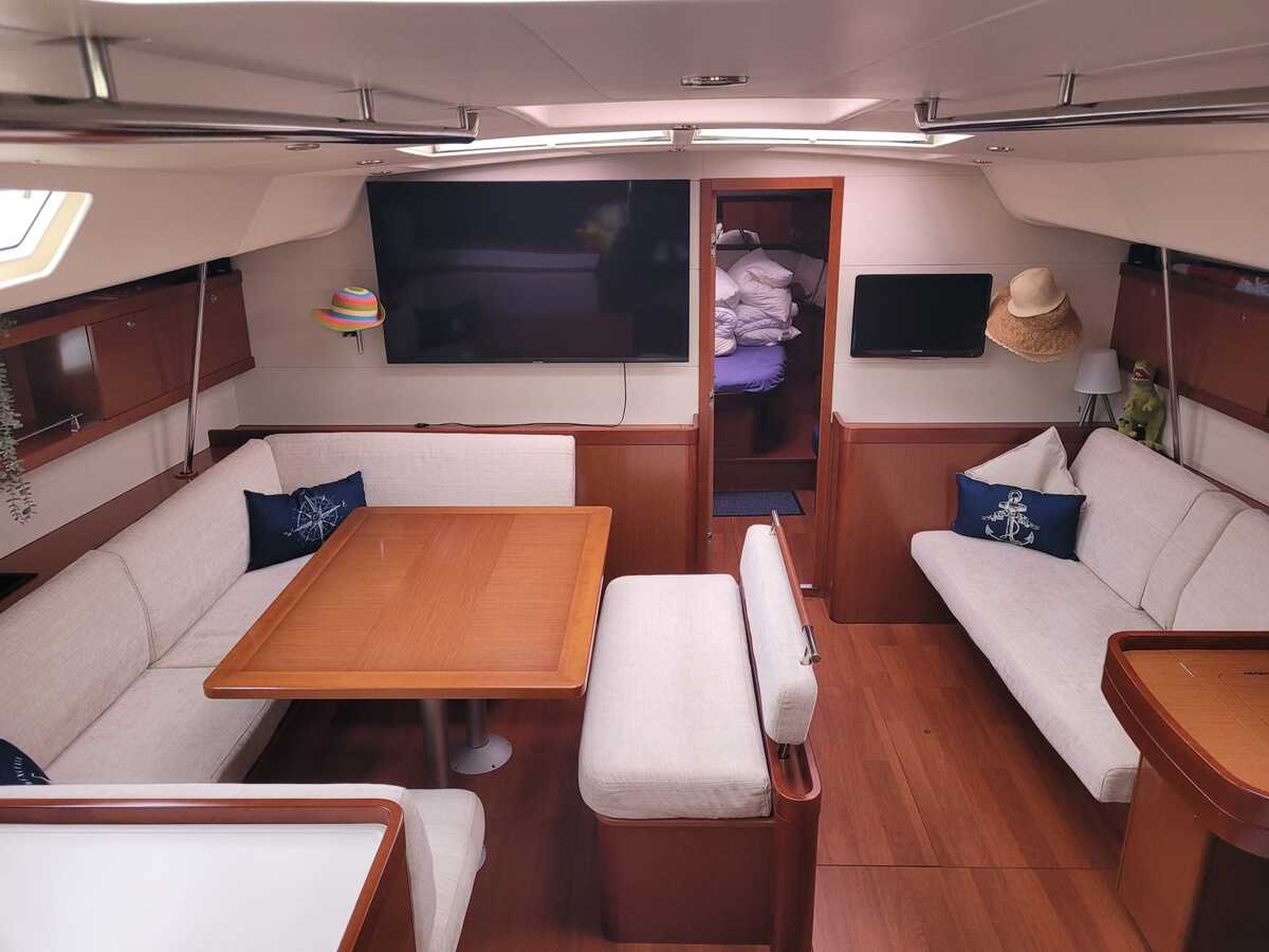 foto: 33 Beneteau Oceanis 54