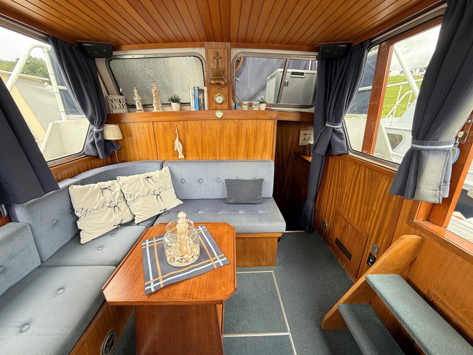 foto: 24 Hollandia Hollandia 10.00 AK Cabrio