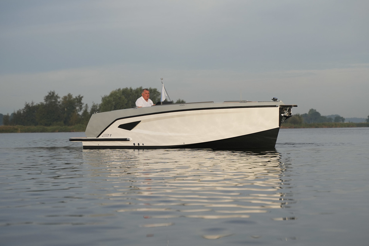 foto: 38 Alfastreet Marine 21 Open Electric