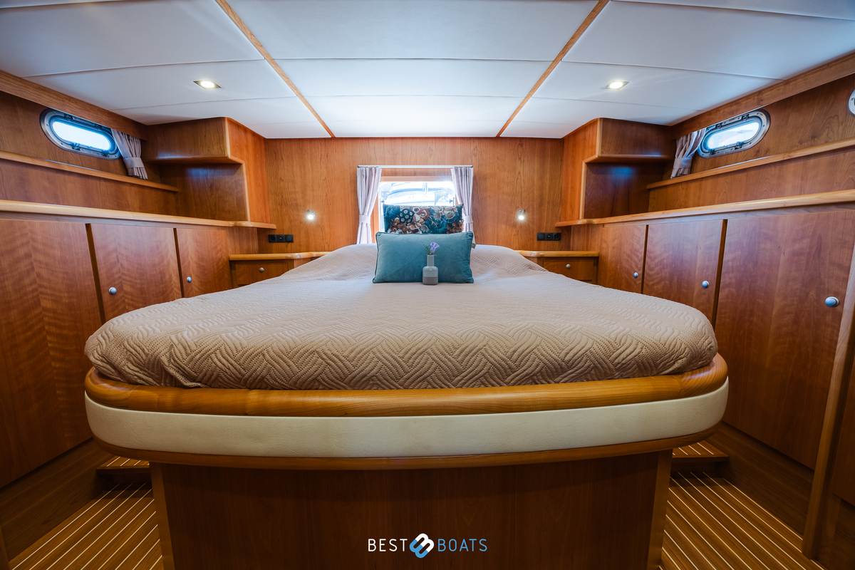 foto: 33 Van Vossen Parade 12.75 AK 