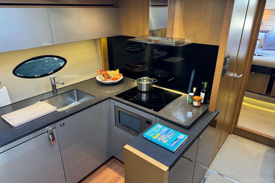 foto: 24 Princess V 57