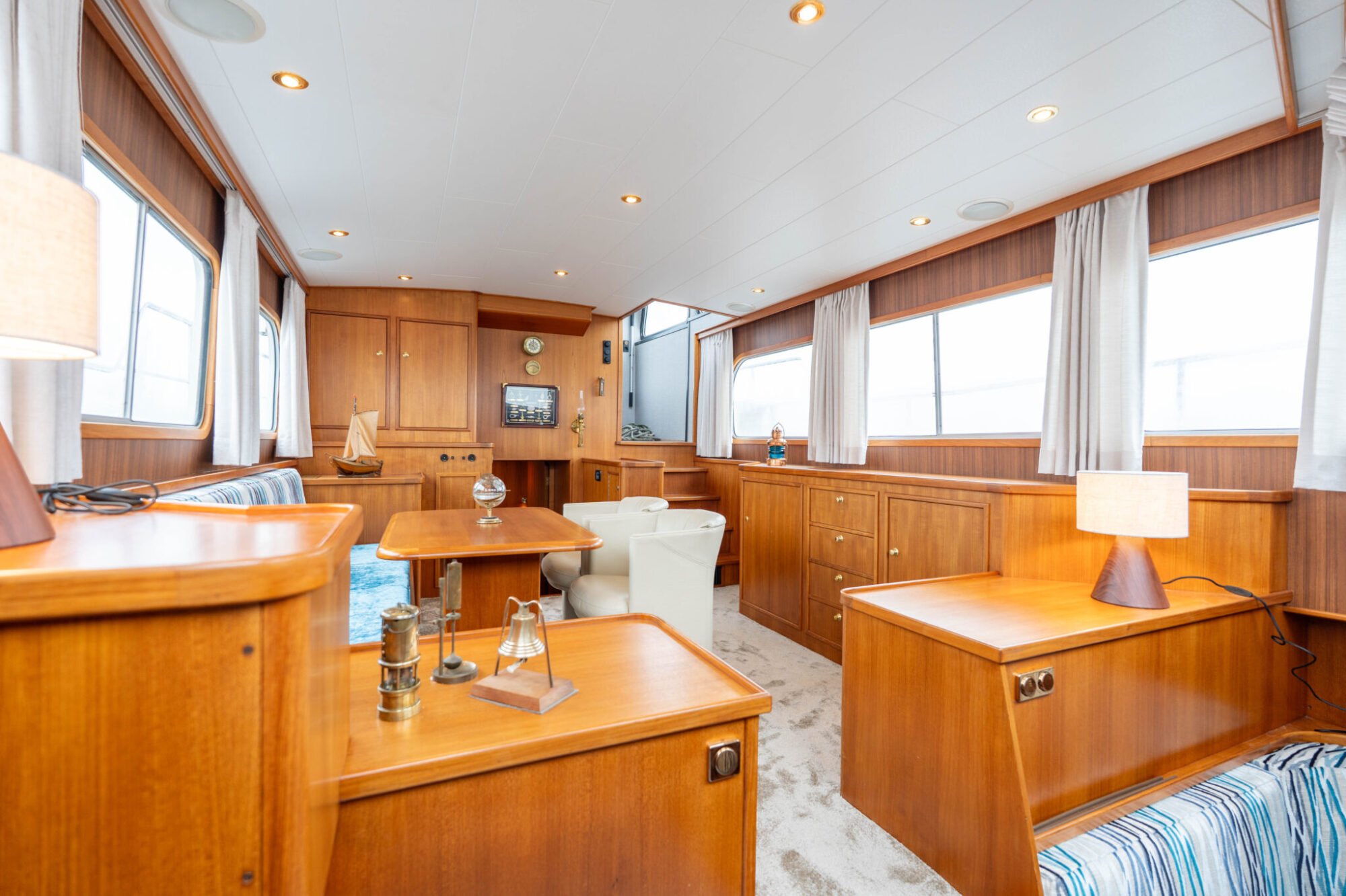 foto: 24 Pieter Beeldsnijder Pieter Beeldsnijder Spiegelkotter 15.00 VS