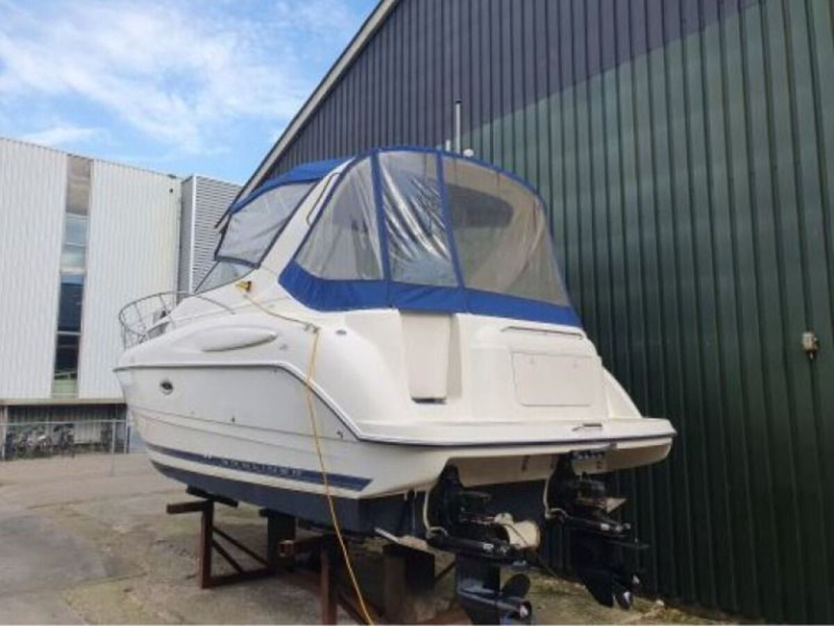 foto: 27 Bayliner 305 CIERA