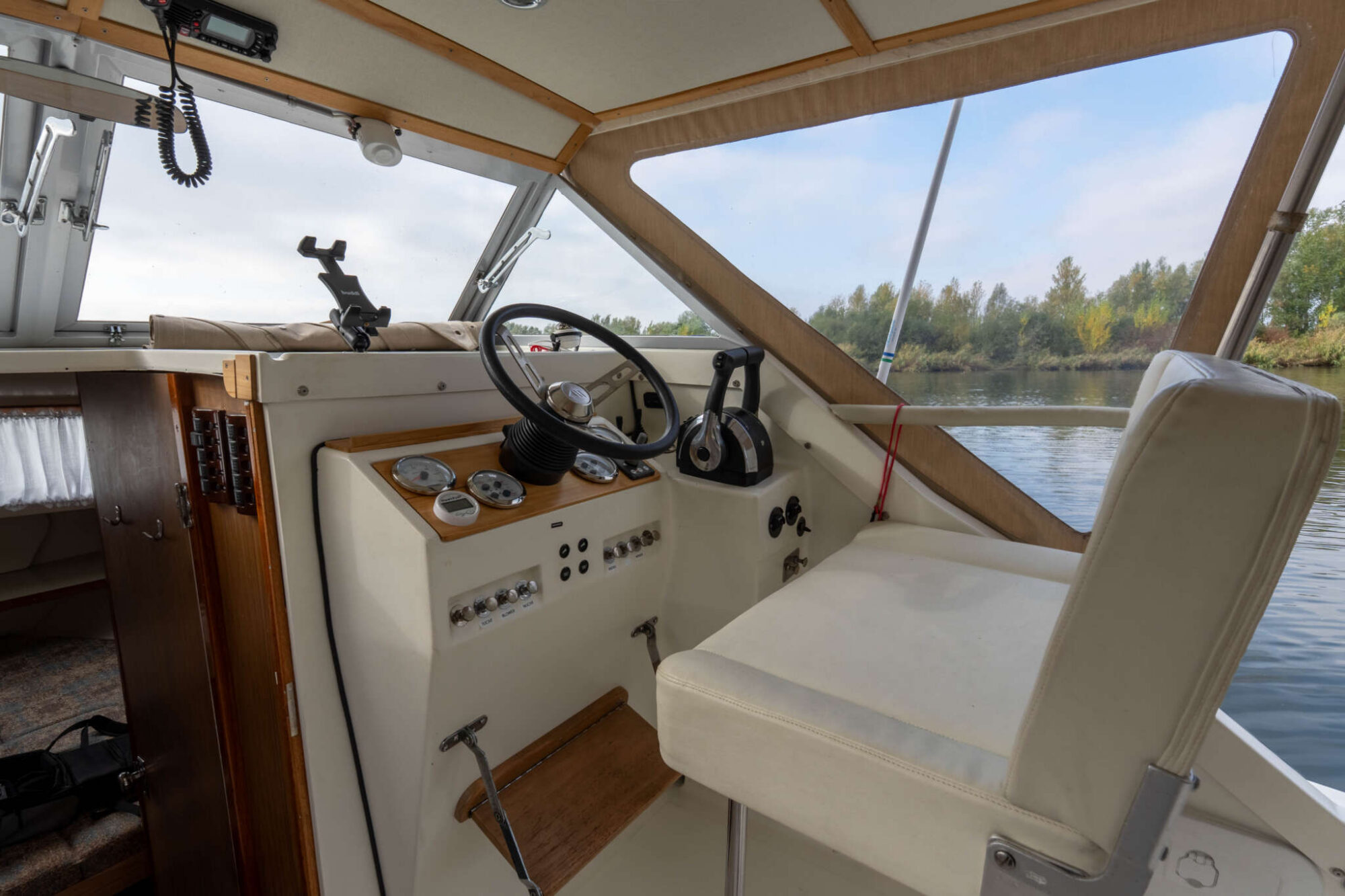 foto: 24 Bertram Bertram 25 Express Cruiser