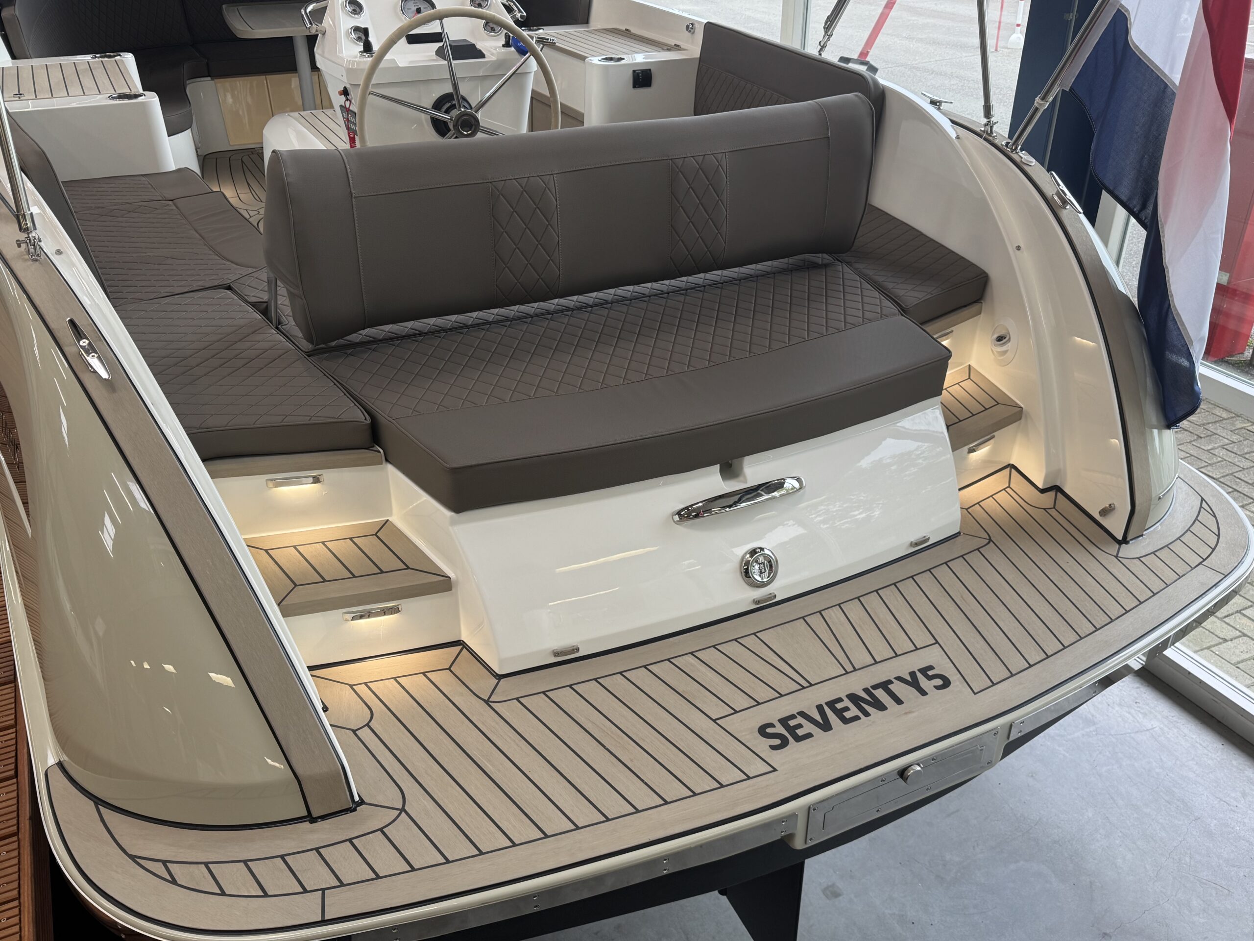 foto: 14 Antaris Seventy5 (op voorraad)