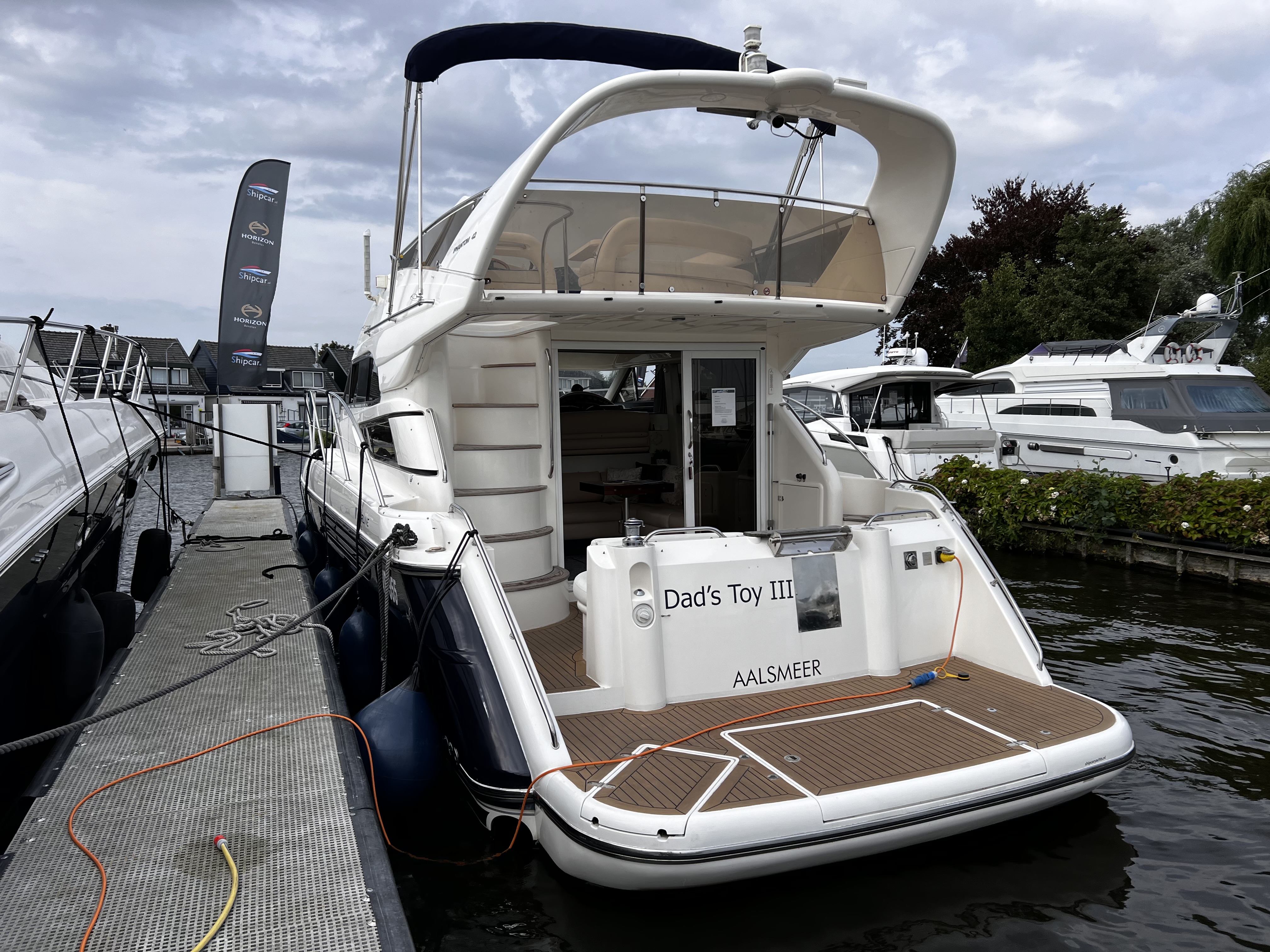 foto: 28 Fairline Phantom 42