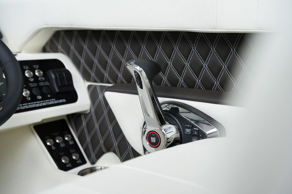 foto: 39 Sea Ray SLX 250