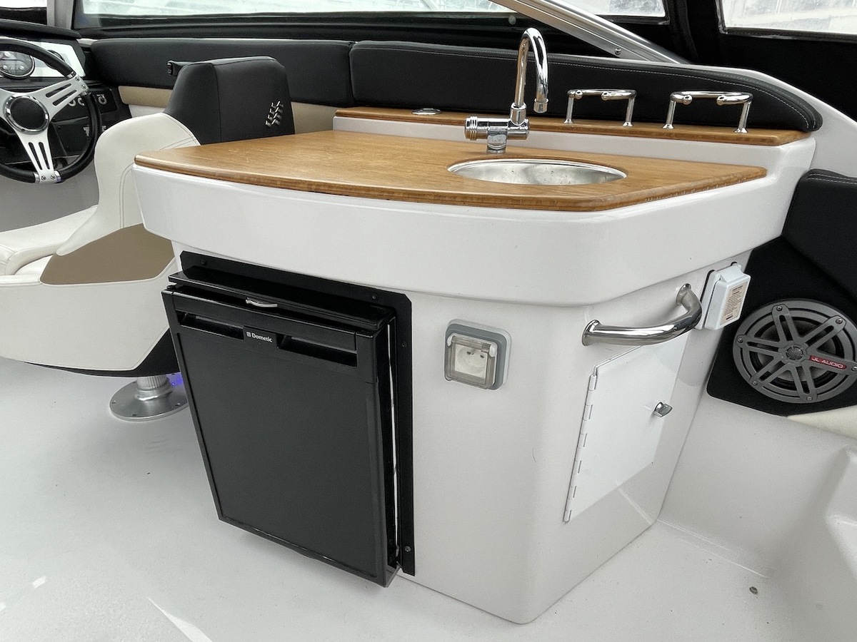 foto: 15 Four Winns 265 S