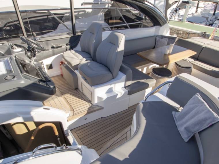 foto: 19 Princess V 48