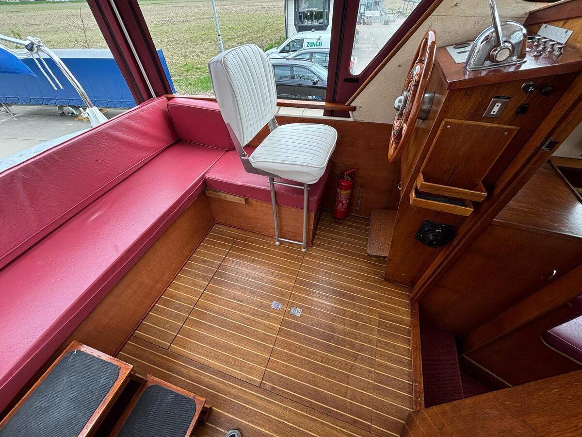 foto: 36 Curtevenne 750