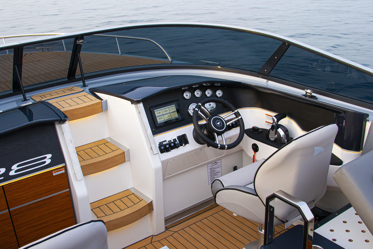 foto: 51 Alfastreet Marine 28 Cabin Electric
