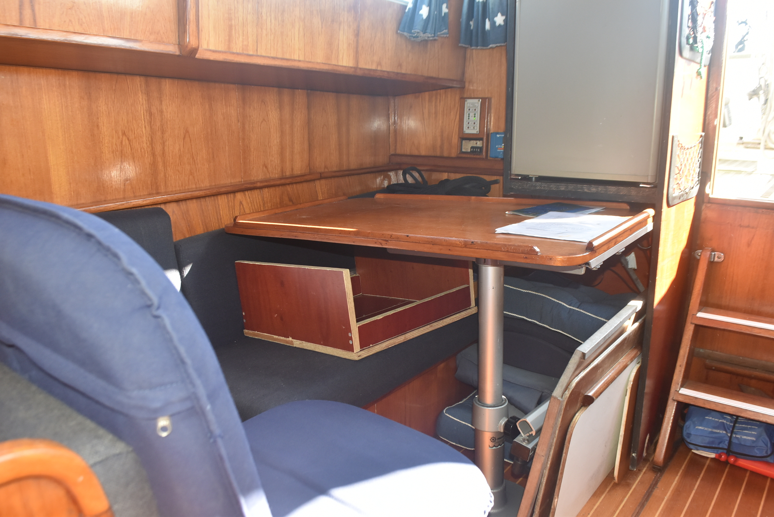 foto: 28 Volkerak 32 Motorsailer