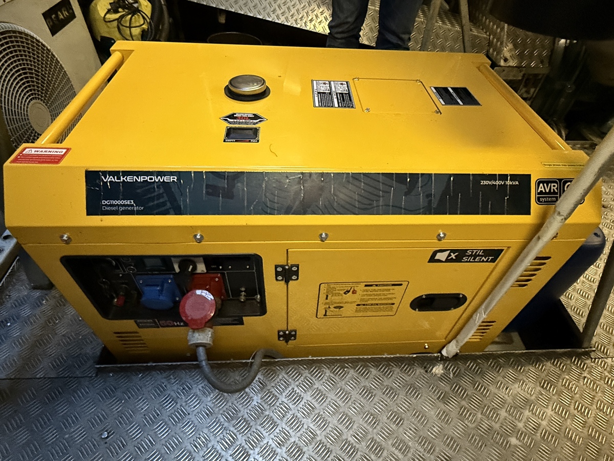 foto: 49 Ex-Patrouille Vaartuig Varend Woonschip