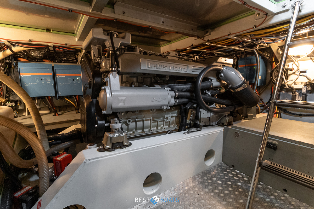 foto: 100 Linssen Grand Sturdy 500 AC Wheelhouse Long Top